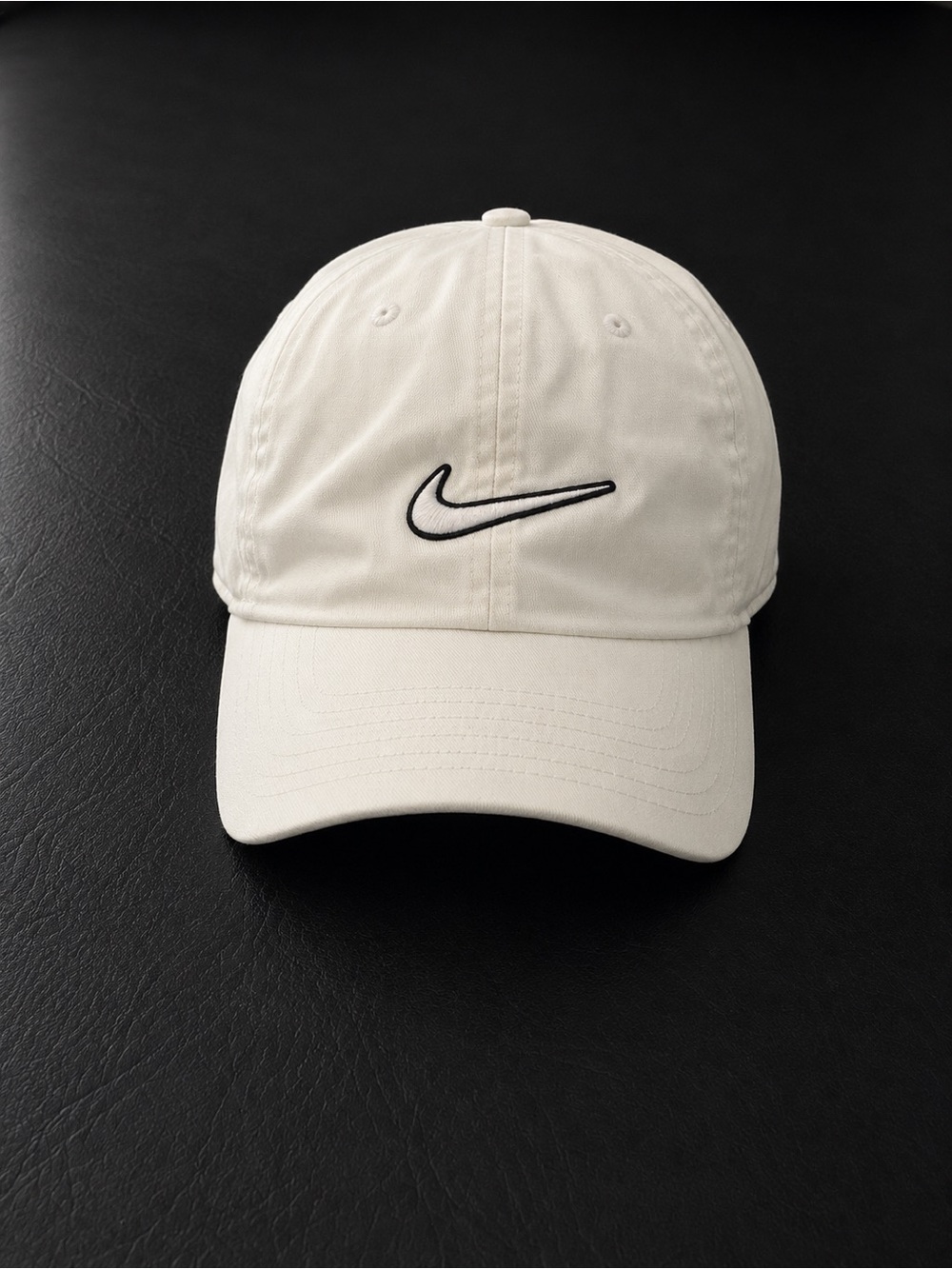 Nike Men’s white Baseball Cap with Black Swoosh
